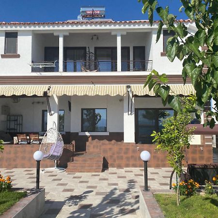 Guest House Costa 1 Karianí Eksteriør bilde