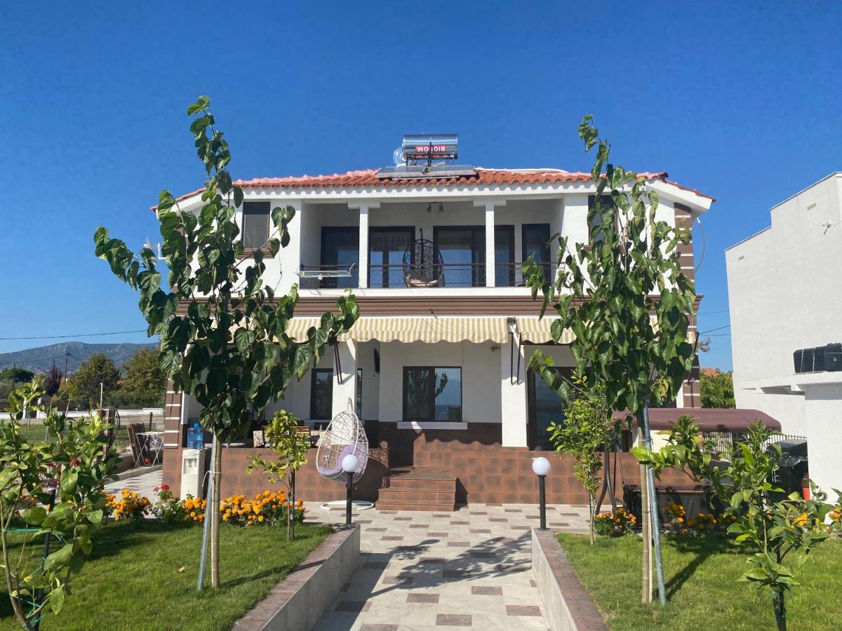 Guest House Costa 1 Karianí Eksteriør bilde